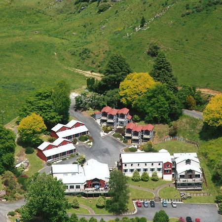 Waitomo Village Chalets Home Of Kiwipaka ไวโตโมเคฟส์ ภายนอก รูปภาพ