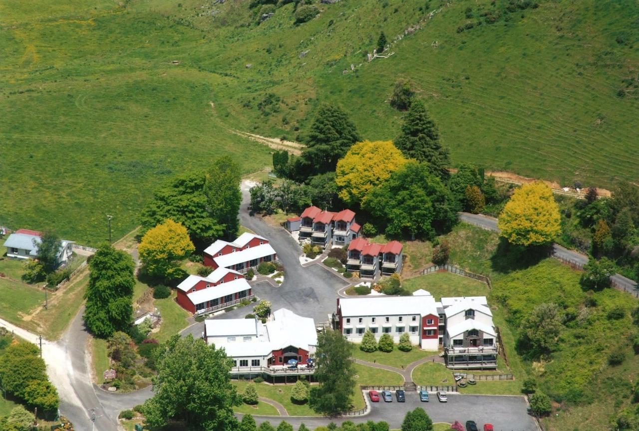 Waitomo Village Chalets Home Of Kiwipaka ไวโตโมเคฟส์ ภายนอก รูปภาพ