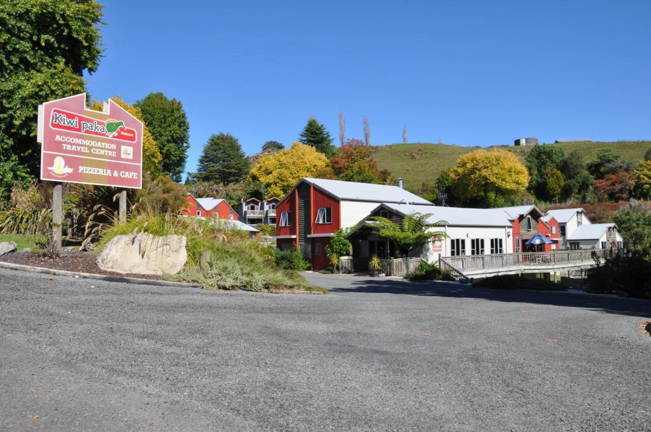 Waitomo Village Chalets Home Of Kiwipaka ไวโตโมเคฟส์ ภายนอก รูปภาพ