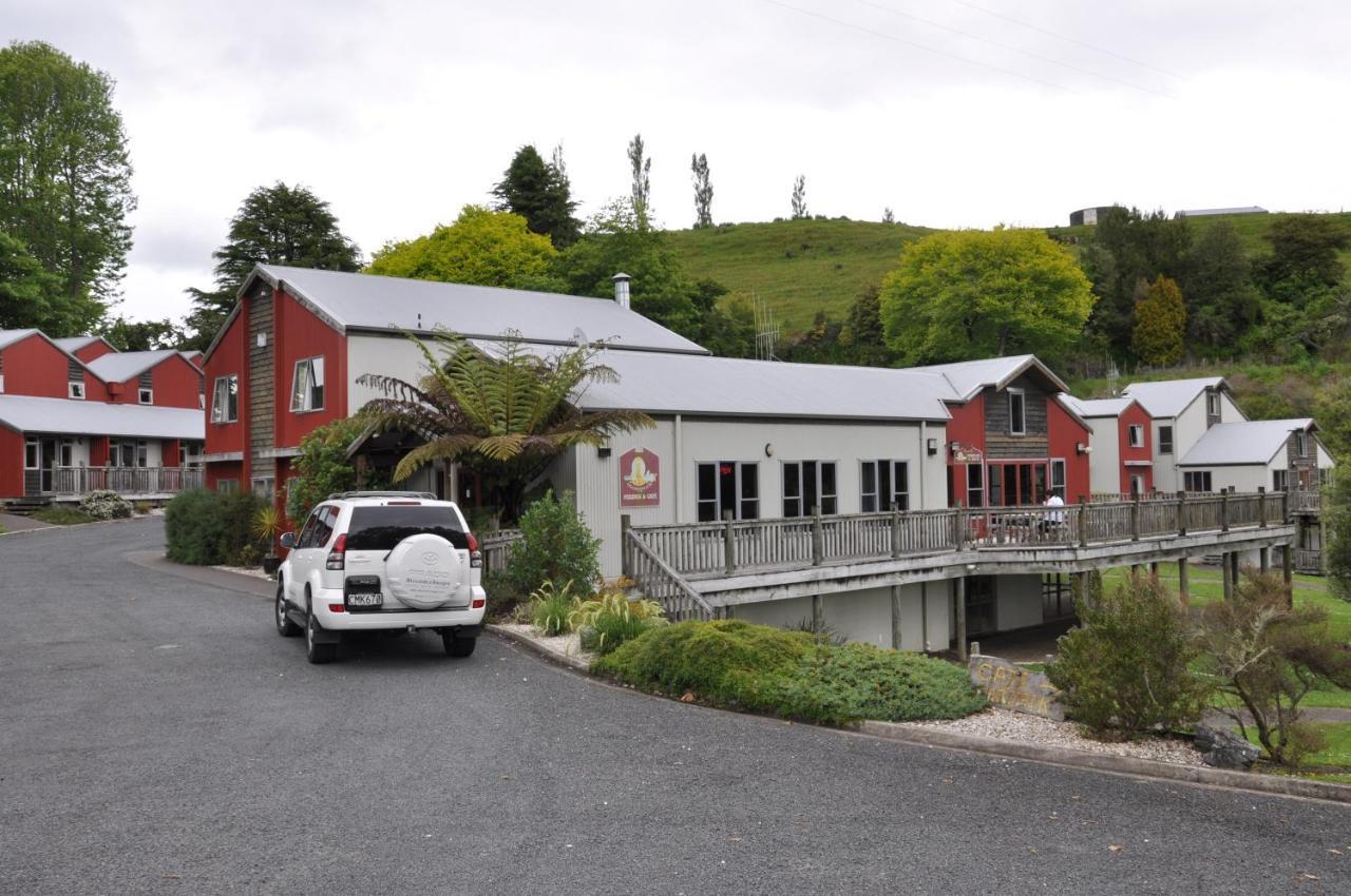 Waitomo Village Chalets Home Of Kiwipaka ไวโตโมเคฟส์ ภายนอก รูปภาพ