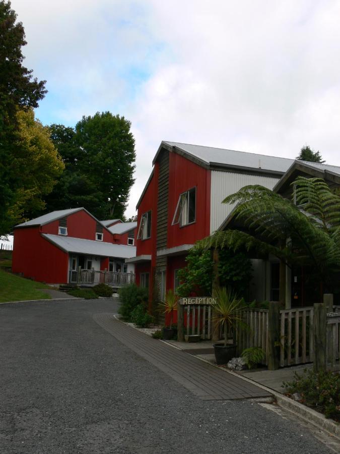 Waitomo Village Chalets Home Of Kiwipaka ไวโตโมเคฟส์ ภายนอก รูปภาพ